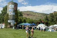 Wandering the crowd at Folks Fest 2005